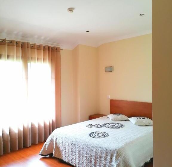 펜션 Restaurante Vessada  Alojamento Local