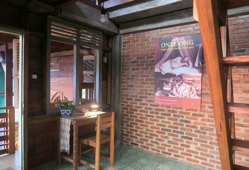 ペンション Rumah Sawomateng