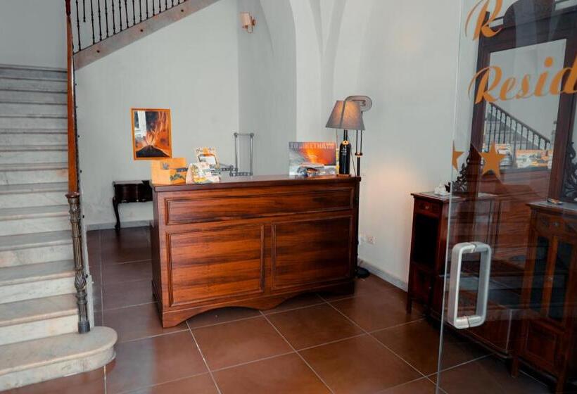 بنسيون Savoia Residence