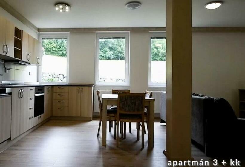 פנסיון Selský Dvůr Perštejn