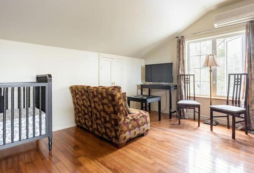 펜션 The Loft! Private, Cozy, Quiet, In Nature, 1 Or 2 Bedroom, Steep Steps Up