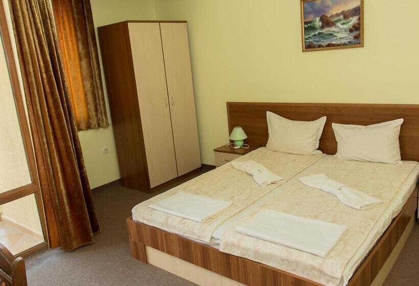 פנסיון Villa Iztok