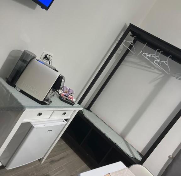 膳宿费 White Room