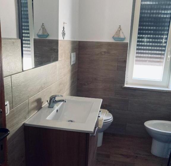 膳宿费 White Room