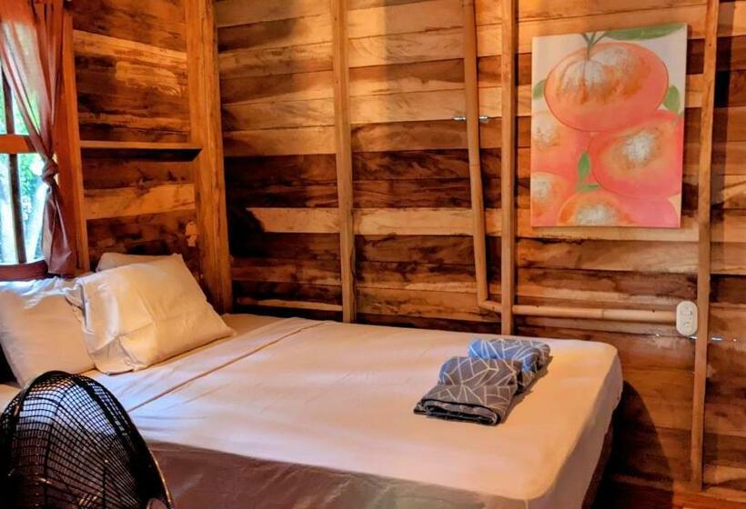 ペンション Wood Cabin   Cabana Maderas