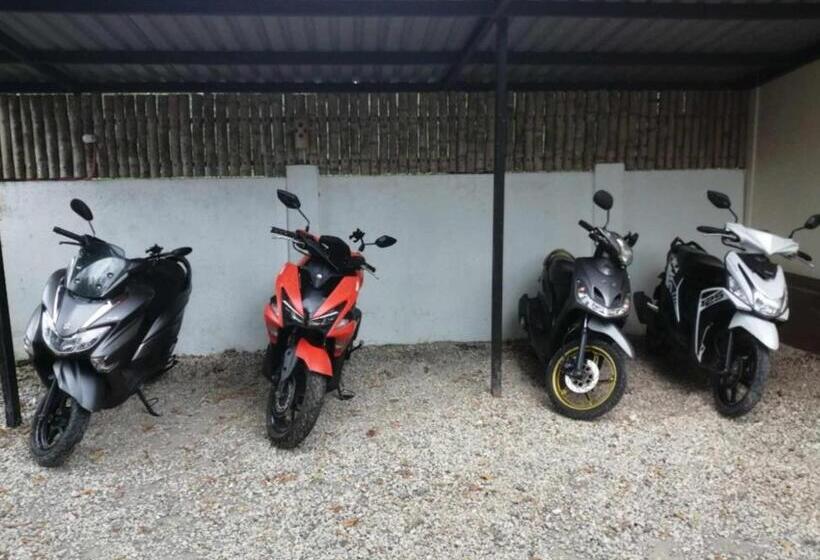 استراحتگاه Midnite Inn