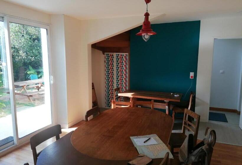 فندق صغير Bigouden Backpacker