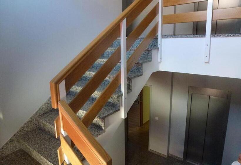 Albergue Parroquial Santiago Apostol De Redondela