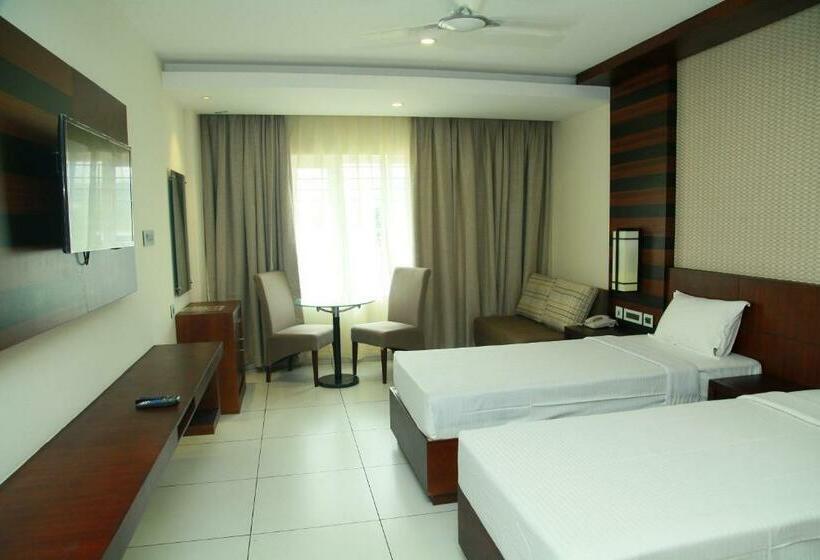 旅馆 Vavas Inn & Suites