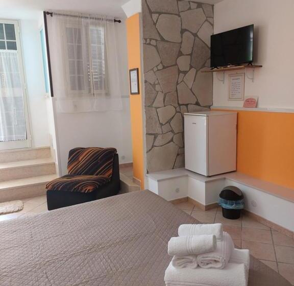 ベッドアンドブレックファースト Albachiara