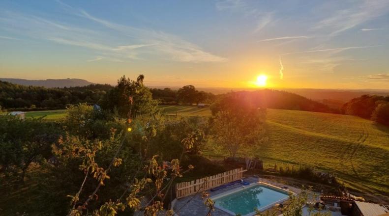 مبيت وإفطار Artense Hotes