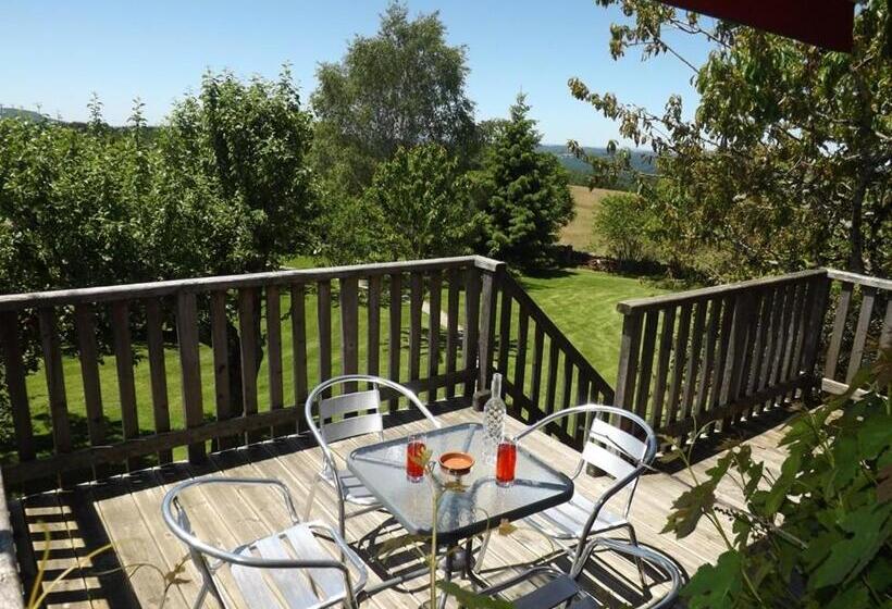 مبيت وإفطار Artense Hotes