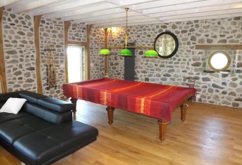 مبيت وإفطار Artense Hotes