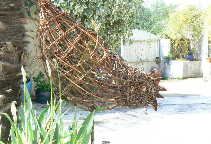 민박 Chambre D Hôtes Lou Couradou