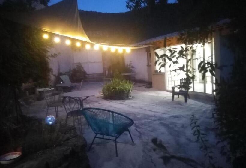 민박 Chambre D Hôtes Lou Couradou