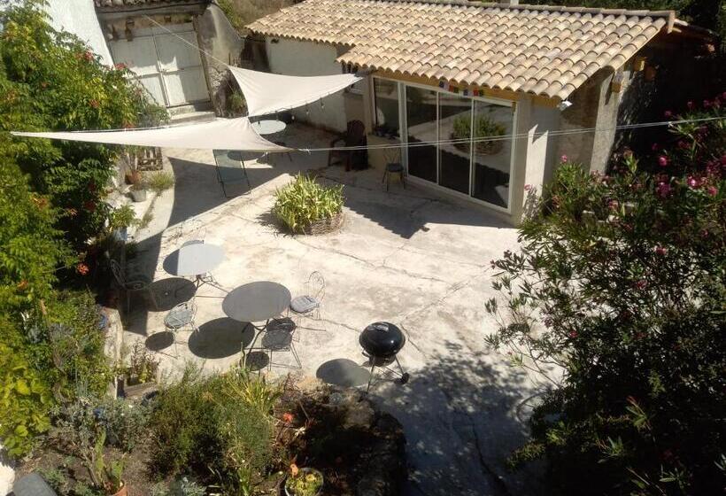 민박 Chambre D Hôtes Lou Couradou