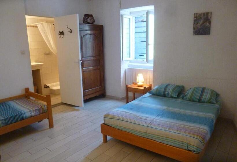 민박 Chambre D Hôtes Lou Couradou