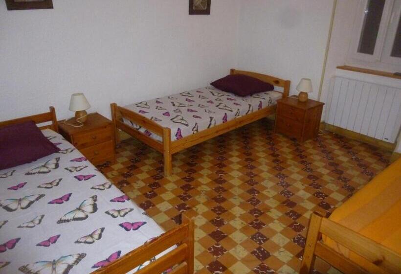 민박 Chambre D Hôtes Lou Couradou