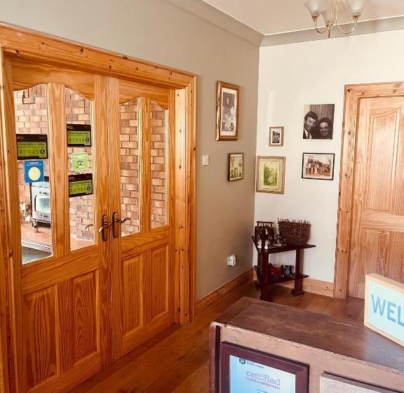 مبيت وإفطار Maghera House