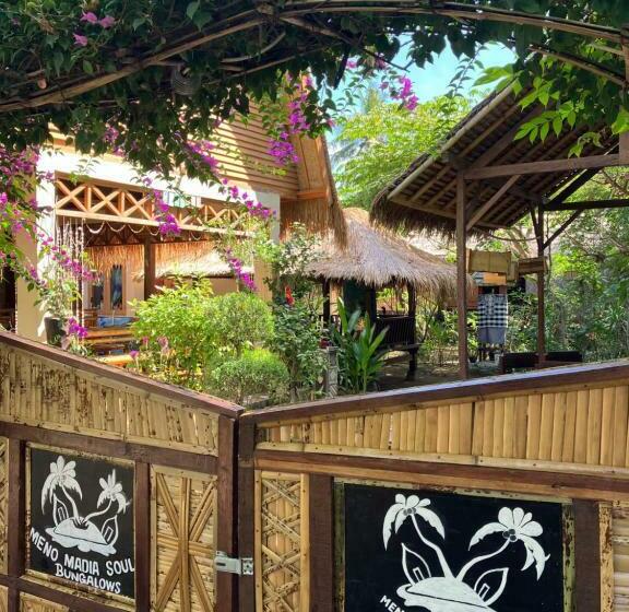 مبيت وإفطار Meno Madia Bungalows