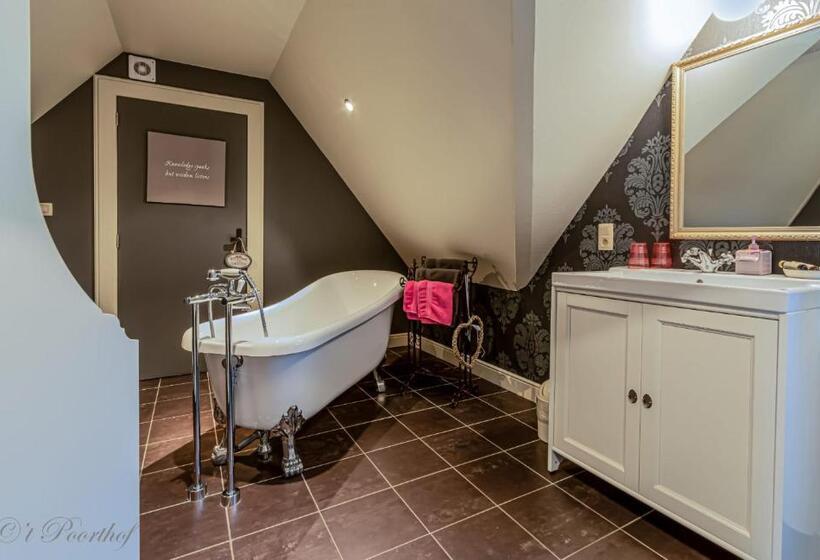 ベッドアンドブレックファースト T Poorthof