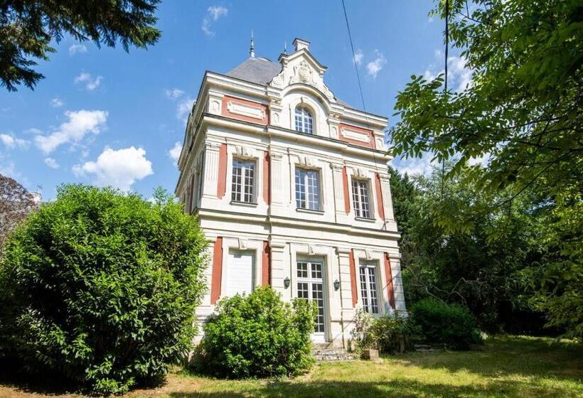 Castle Life At Saint Benoît La Forêt