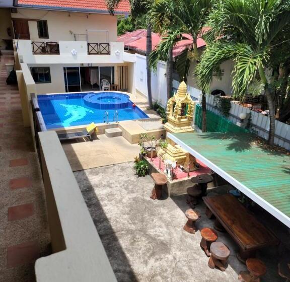 Happy Valley Pattaya