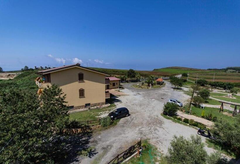 فندق Agriturismo L Antico Carro