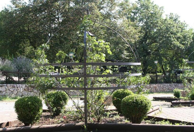 בית מלון כפרי Agriturismo Mezzaluna