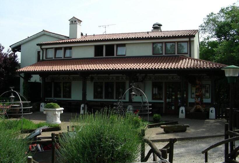 בית מלון כפרי Agriturismo Mezzaluna