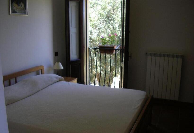 فندق Agriturismo Torre Rinusa