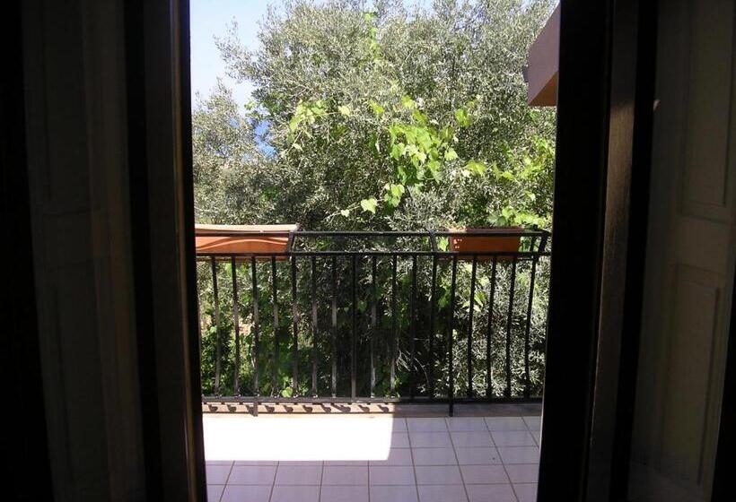 فندق Agriturismo Torre Rinusa