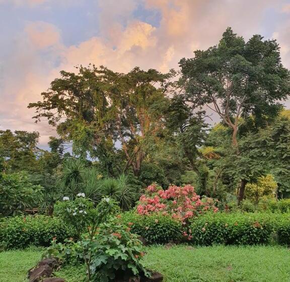 فندق El Encanto Garden