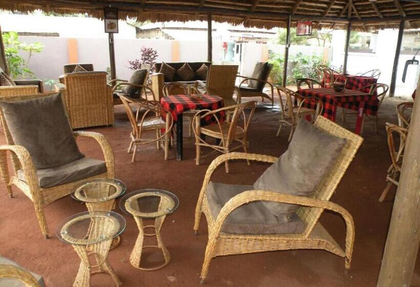 فندق Fig Tree Lodge Camp