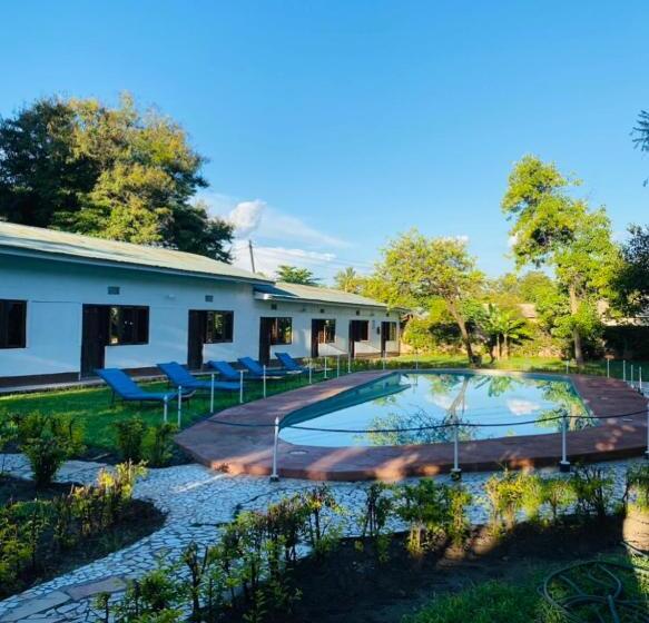 فندق Fig Tree Lodge Camp