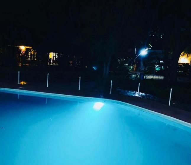 فندق Fig Tree Lodge Camp