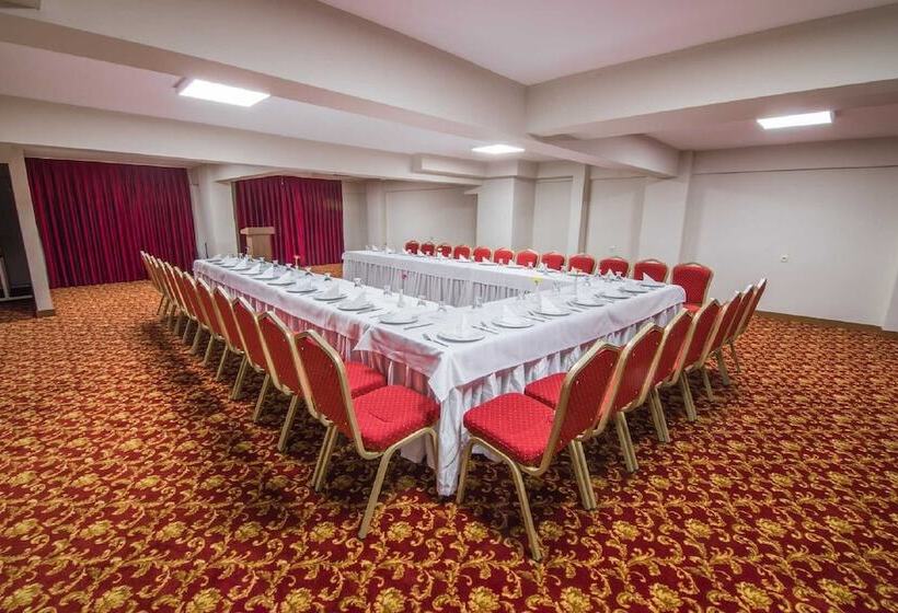 هتل Roseira Beach Resort