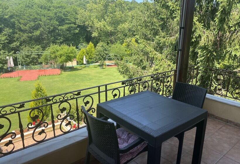 هتل Sarikonaklar Garden Village