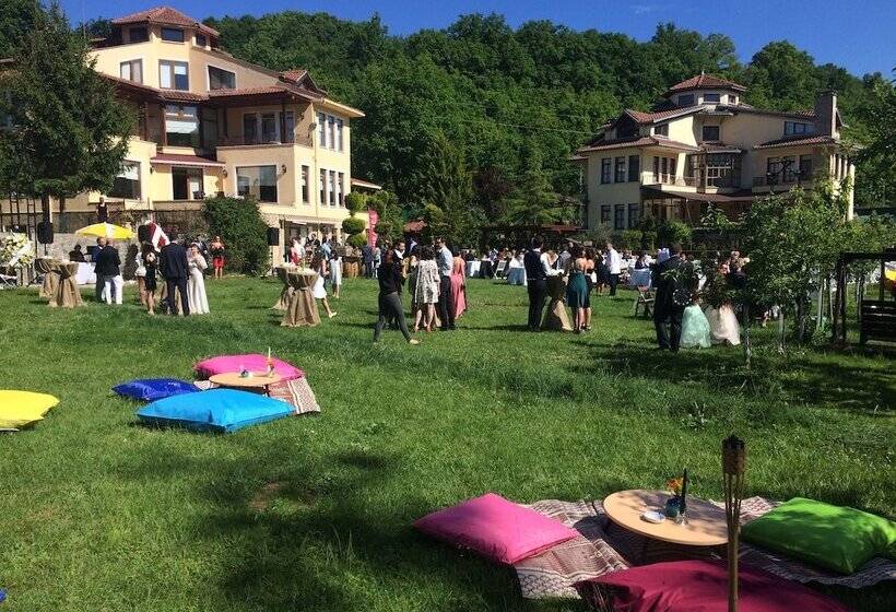 هتل Sarikonaklar Garden Village