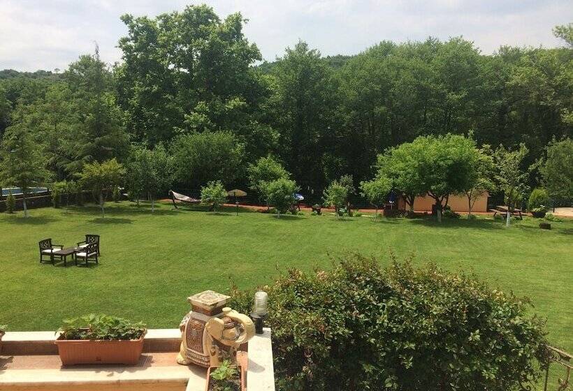 هتل Sarikonaklar Garden Village