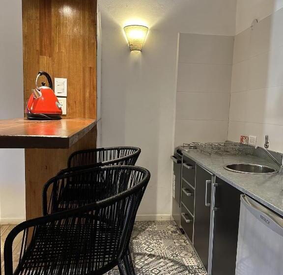 هتل Tower Adults Only