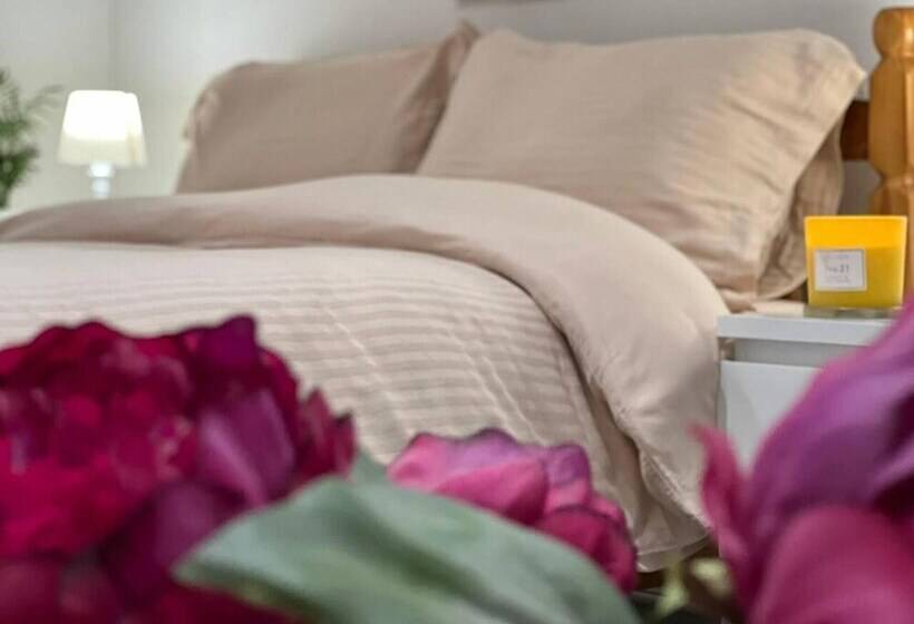 Jacuzzi Spa! Stunning Entire Guest House   Netflix