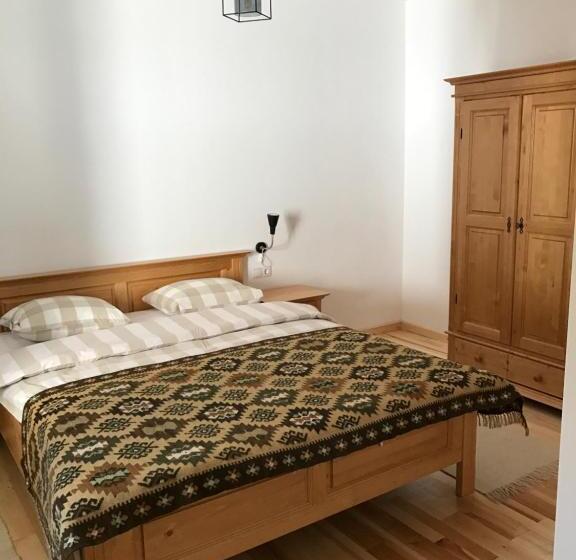 פנסיון Anahouse