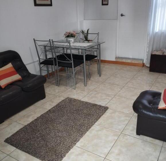 پانسیون Apart & Hostal Manualé