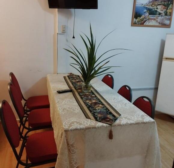 پانسیون Apart & Hostal Manualé