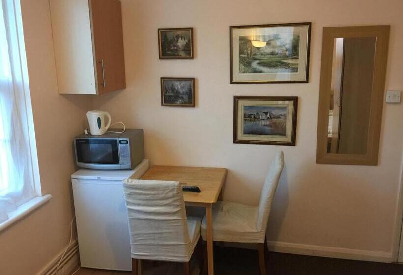 بنسيون Central Greenwich Guest Rooms