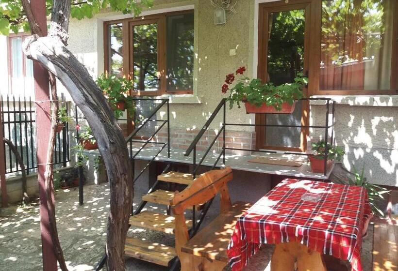 膳宿费 Guest House Astra