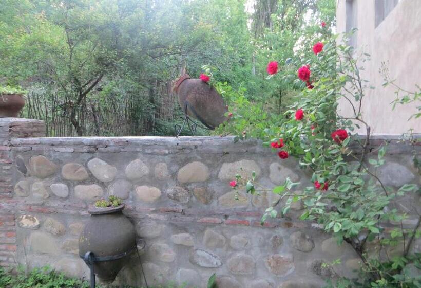 پانسیون Guest House Kamea