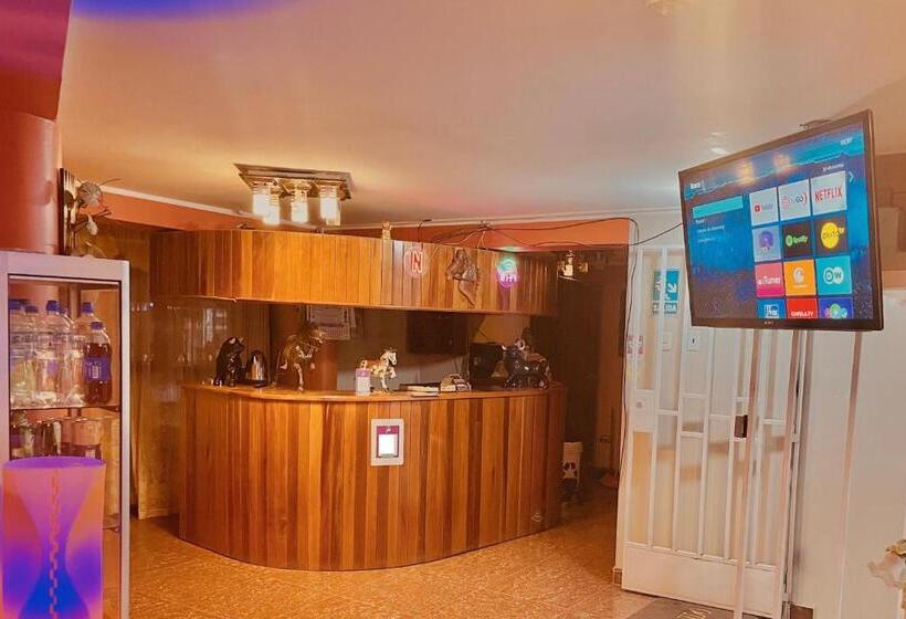 پانسیون Hostal El Rancho