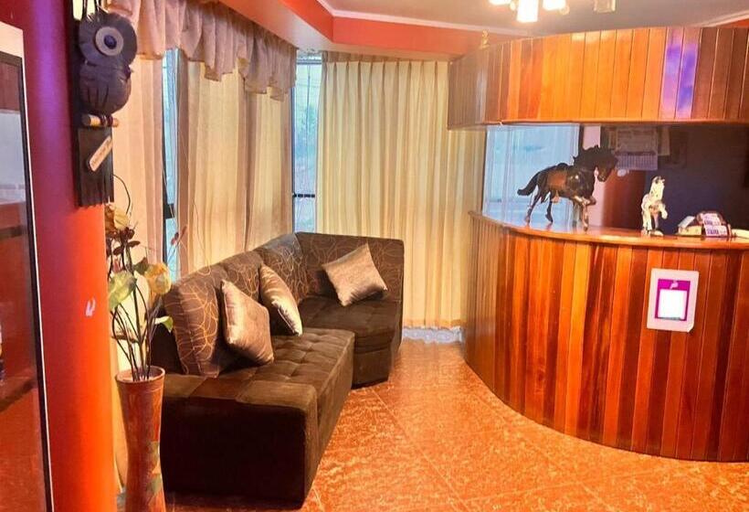 پانسیون Hostal El Rancho